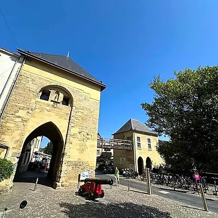 De La Ruine Hotel *