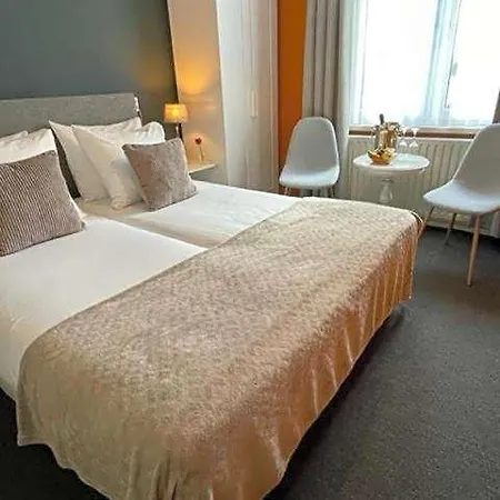 De La Ruine Hotel *